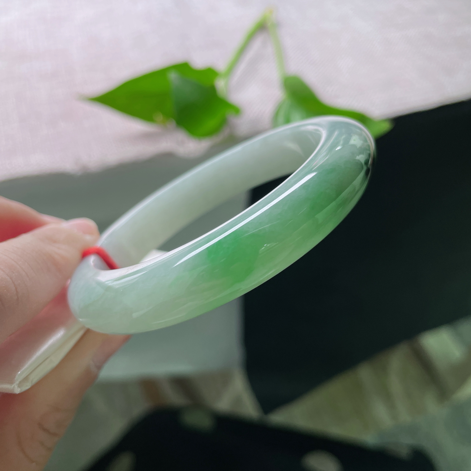 56.9/11.9/9.2飘花正圈，肉质细腻，水头好，撞色别有韵味，皮纹，ss50988a..