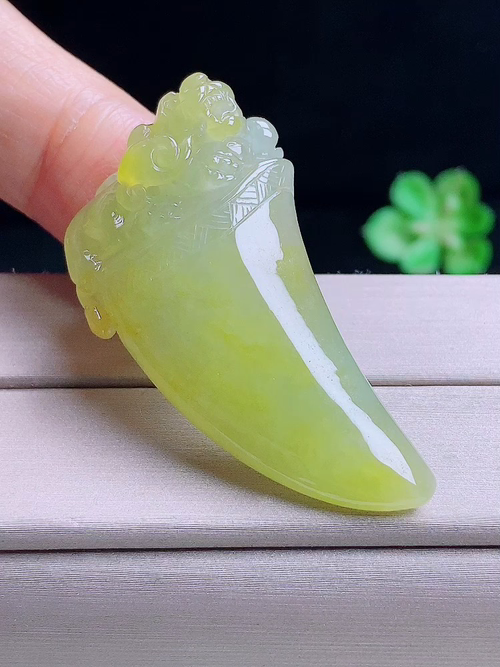 貔貅，龙牙，无裂，尺寸42.8/24.8/8.2，编号fn  27