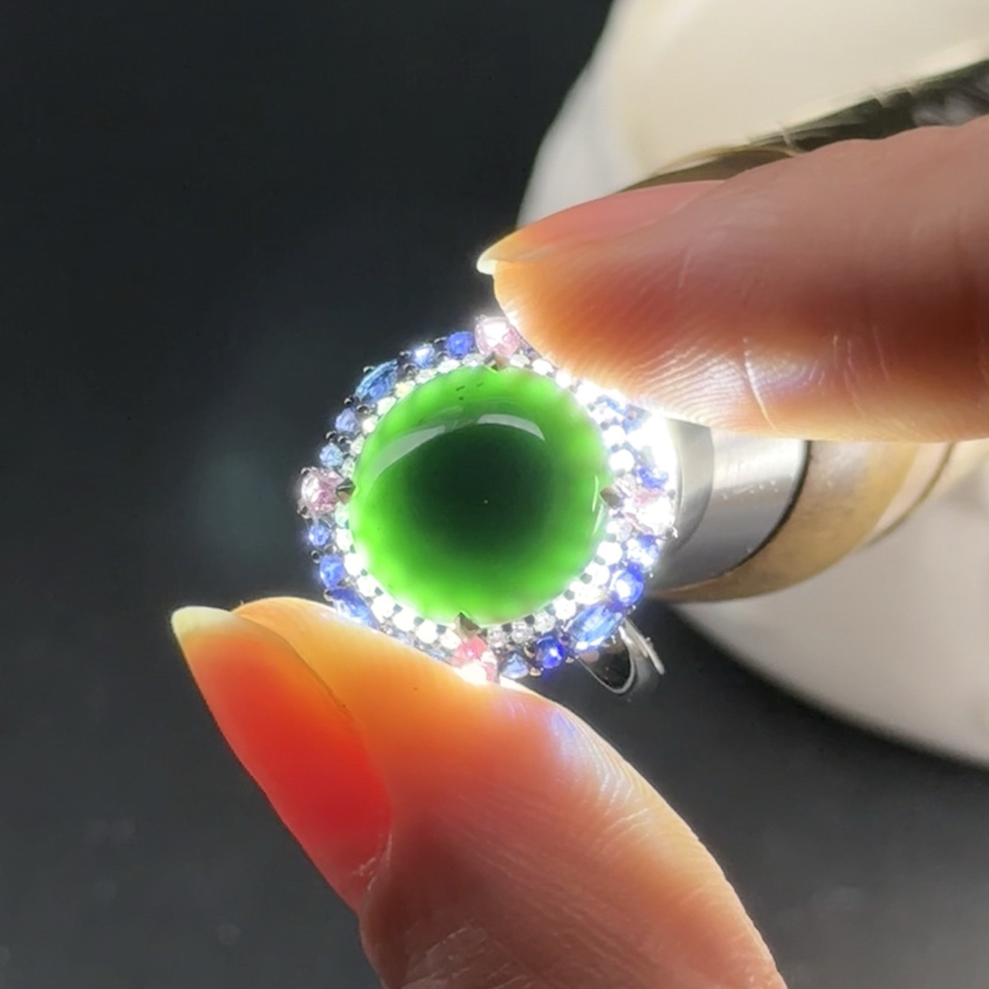 精品18k墨翠女戒 种好色正 黑度极好 打灯通透 油性十足 尺寸11.9