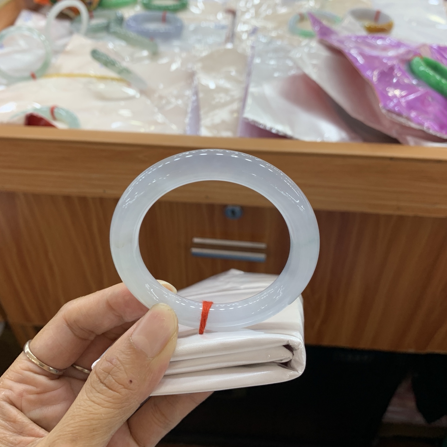 042728JM，冰蓝圆条翡翠手镯，51.3-9.7