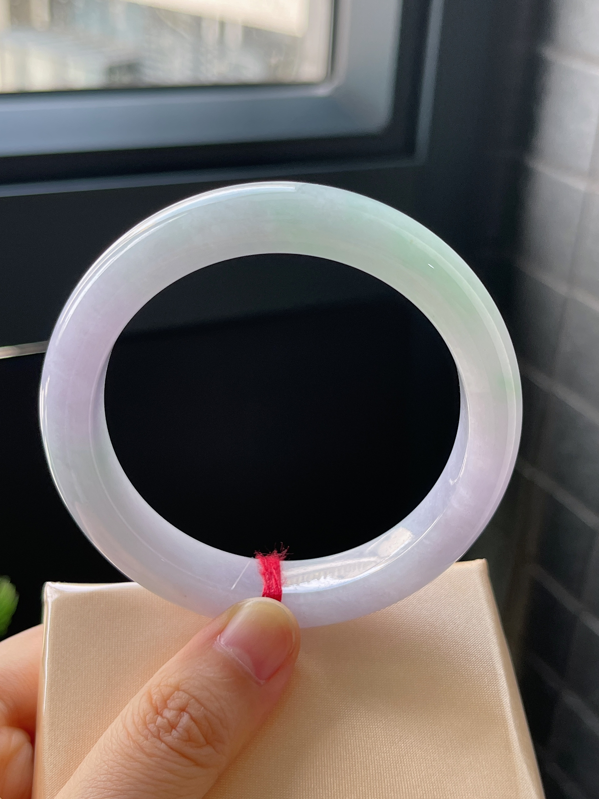 正圈57.6圈口，翡翠糯化种浅紫色春带彩手镯