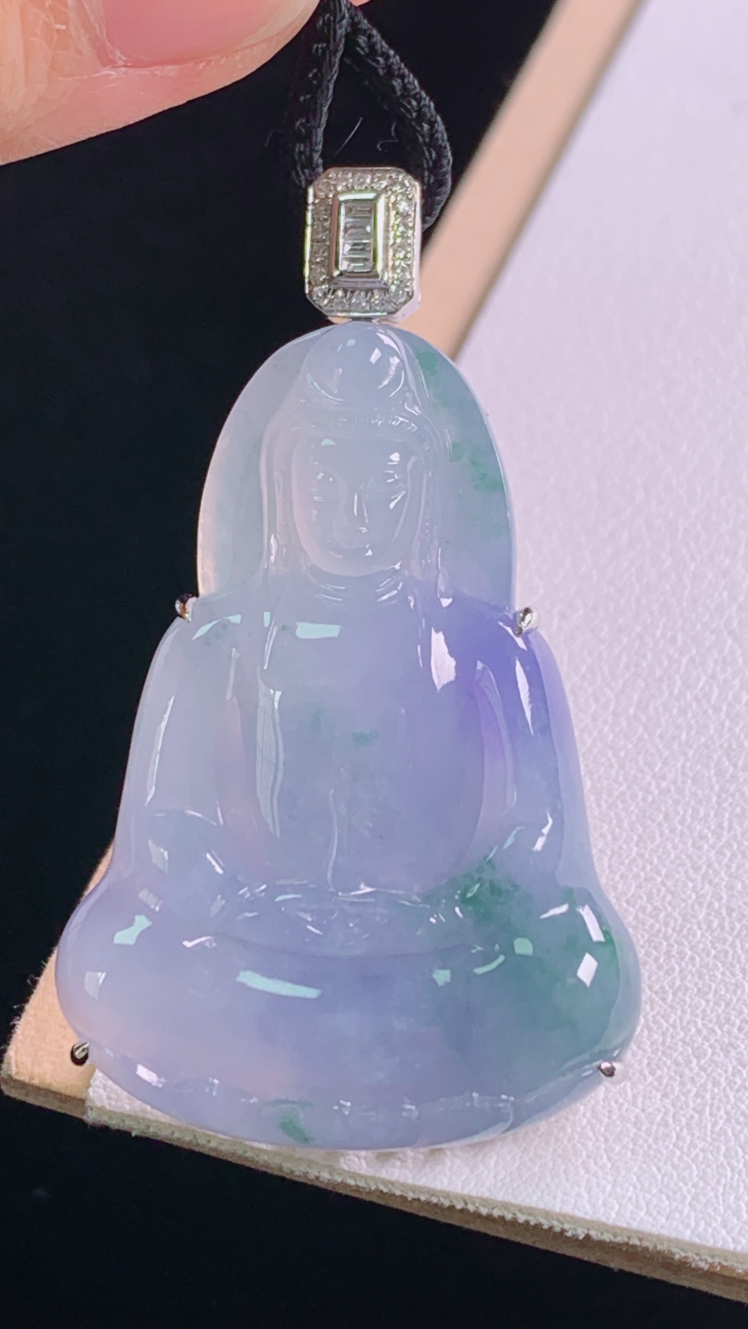 ️紫飘花观音吊坠，18K重金镶嵌，花色灵动，紫色浓郁，无裂，尺寸:49.2/29.4/7.5，裸石