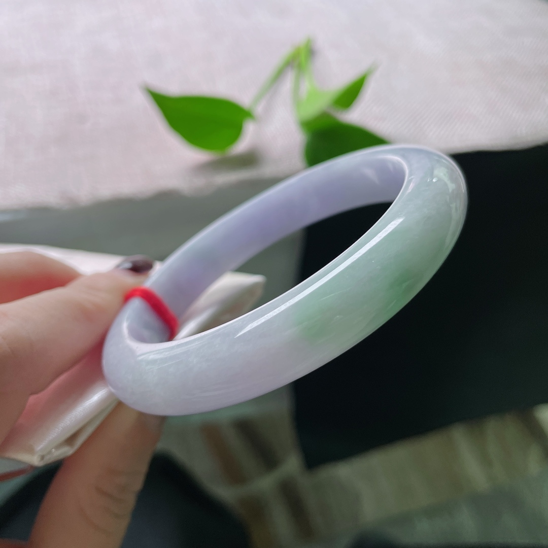 60.9/12.1/8.7，正圈，一抹飘绿，大圈口，紫气东来，绿意新生。皮纹，ss51377a