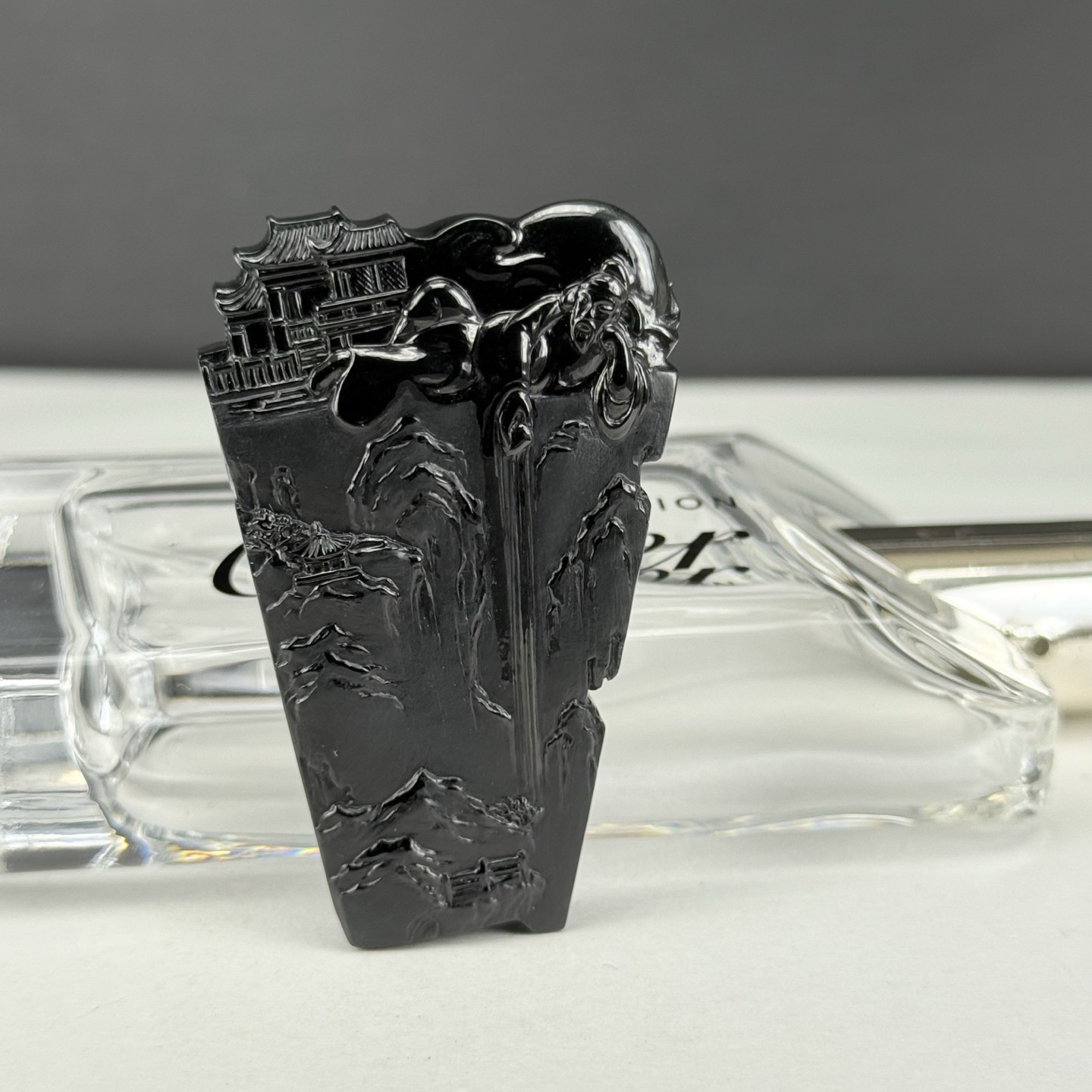 精品墨翠山水牌 种好色正 黑度极好 打灯通透 油性十足  尺寸54.7