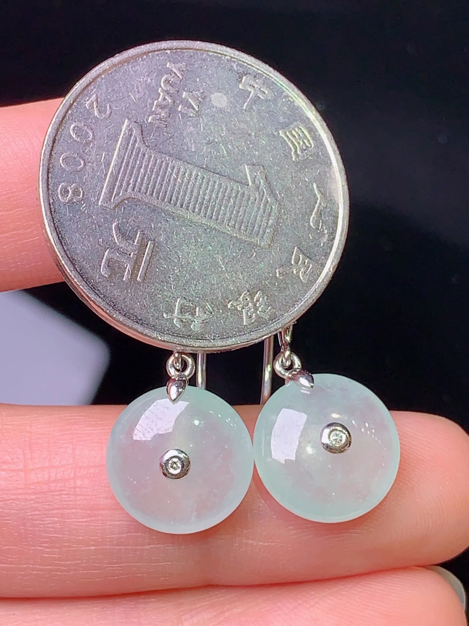 18k金钻镶嵌冰种平安扣耳坠 玉质细腻 色泽清新艳丽 整体尺寸26.8*11.8*5.8yz