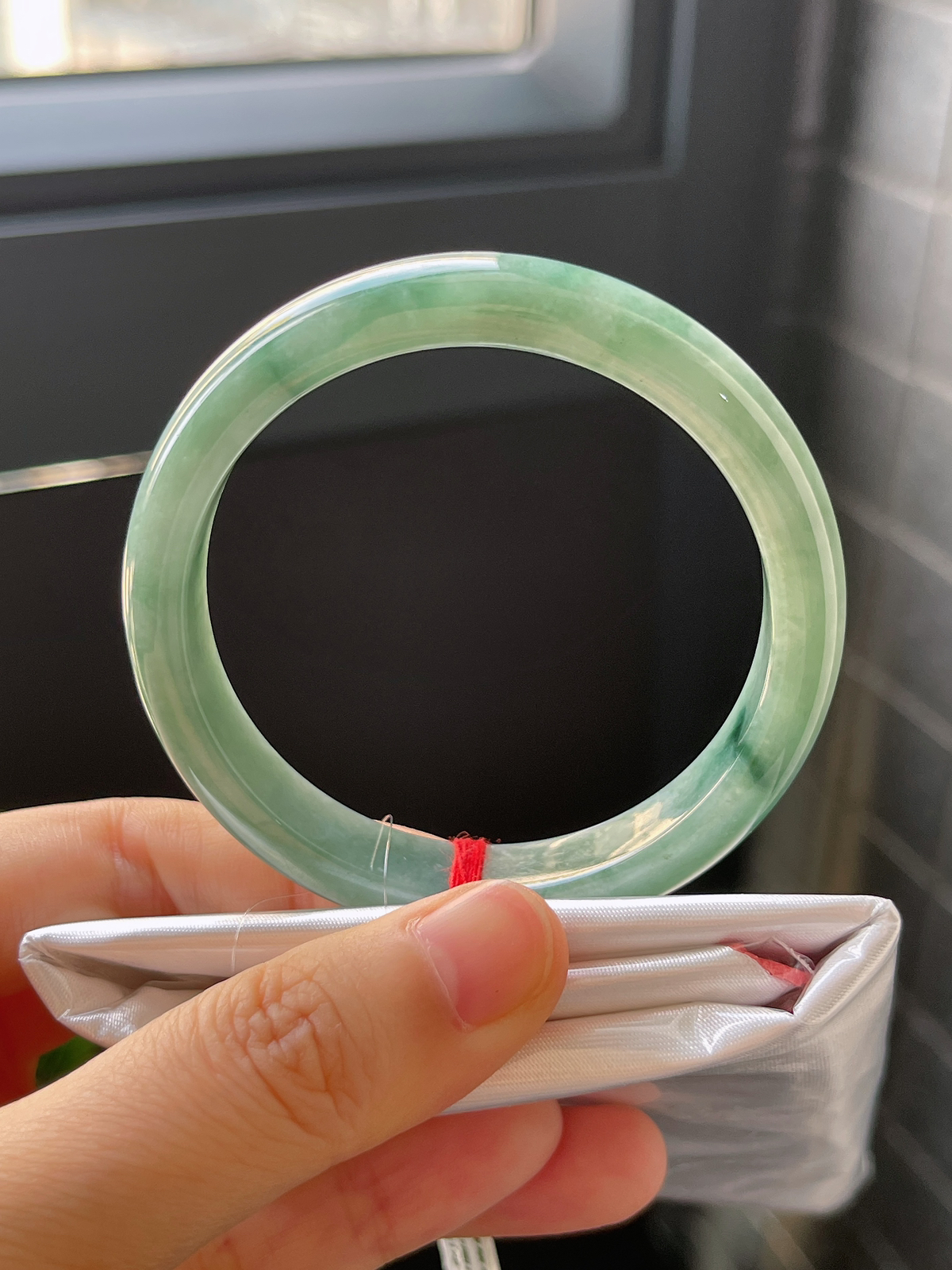 正圈52.3圈口，翡翠糯化种绿色手镯