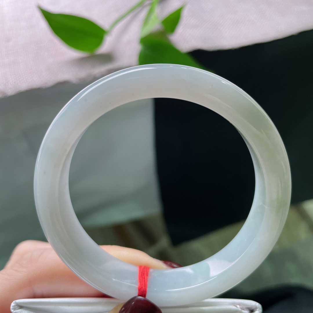 53.8/11.3/8，淡绿底正圈，水头好，质地温润细腻，淡雅倾心，无裂，ss51555a