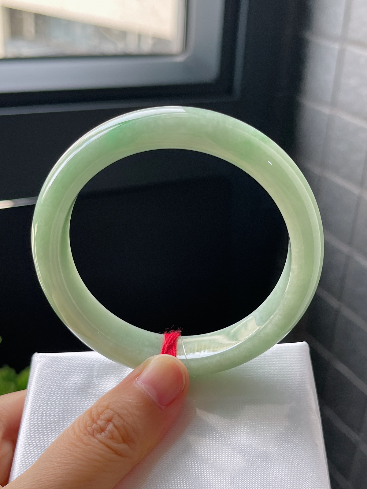 正圈56圈口，翡翠糯化种果绿色手镯