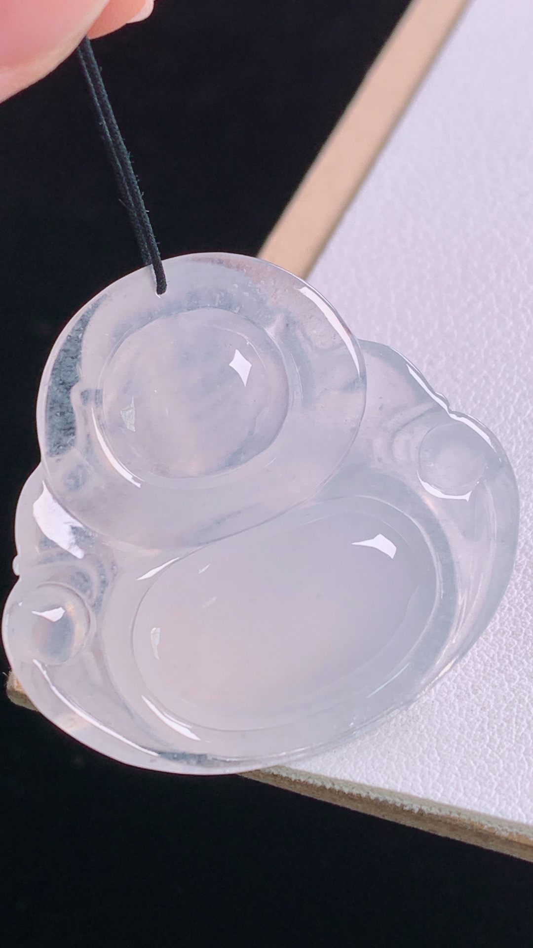 高冰佛公，种水，冰透起光，无裂，尺寸34.8/36.5/6.3mm