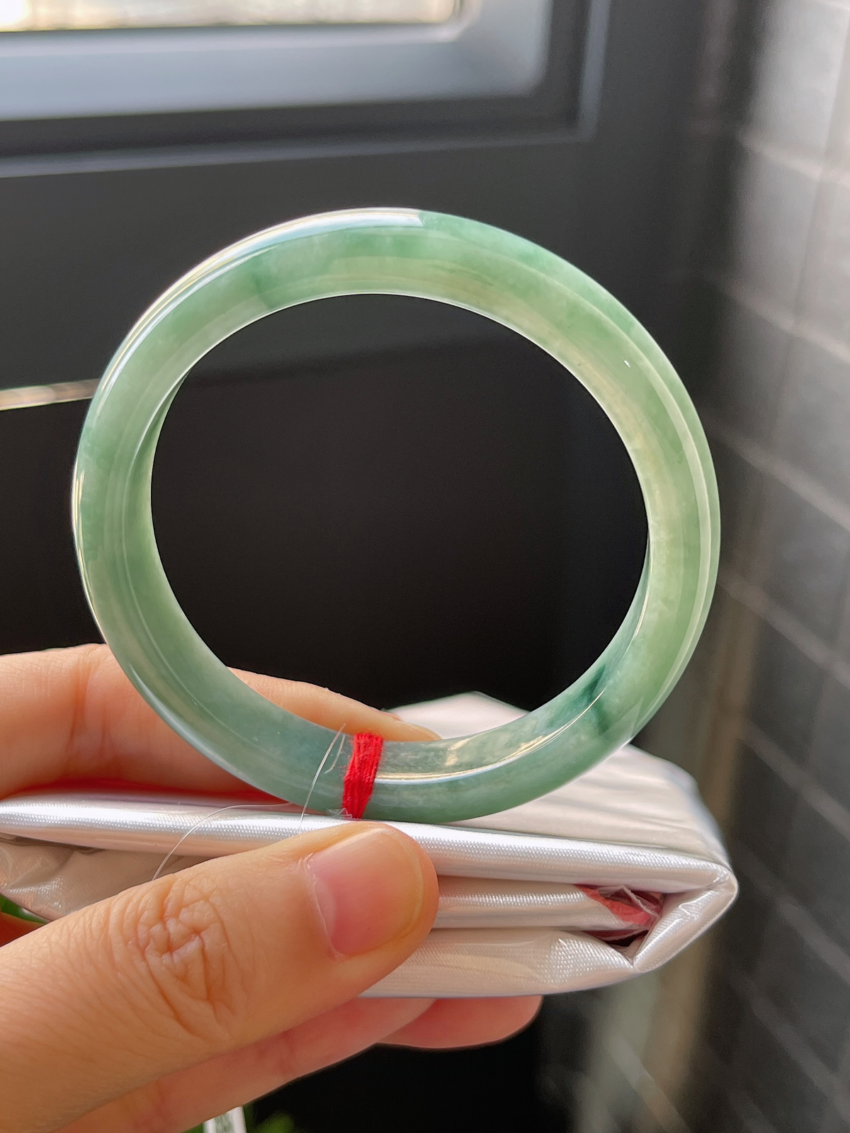 正圈52.3圈口，翡翠糯化种绿色手镯