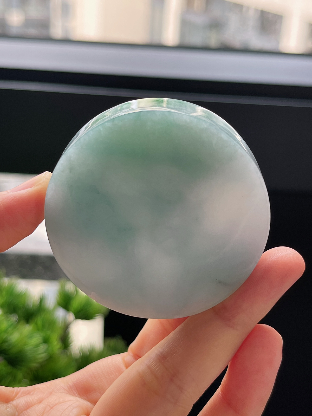 翡翠飘阳绿镯心