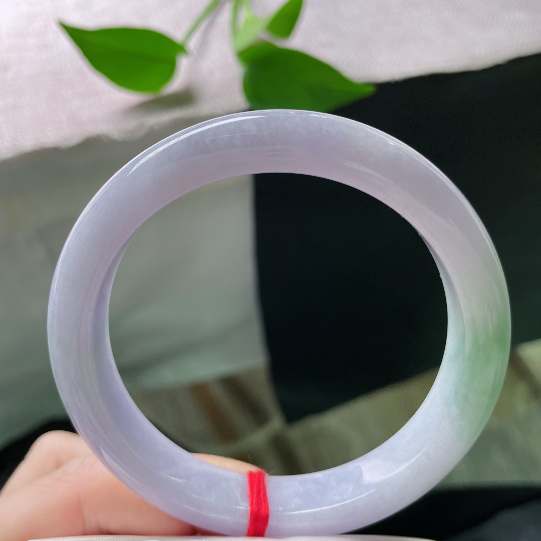 60.9/12.1/8.7，正圈，一抹飘绿，大圈口，紫气东来，绿意新生。皮纹，ss51377a