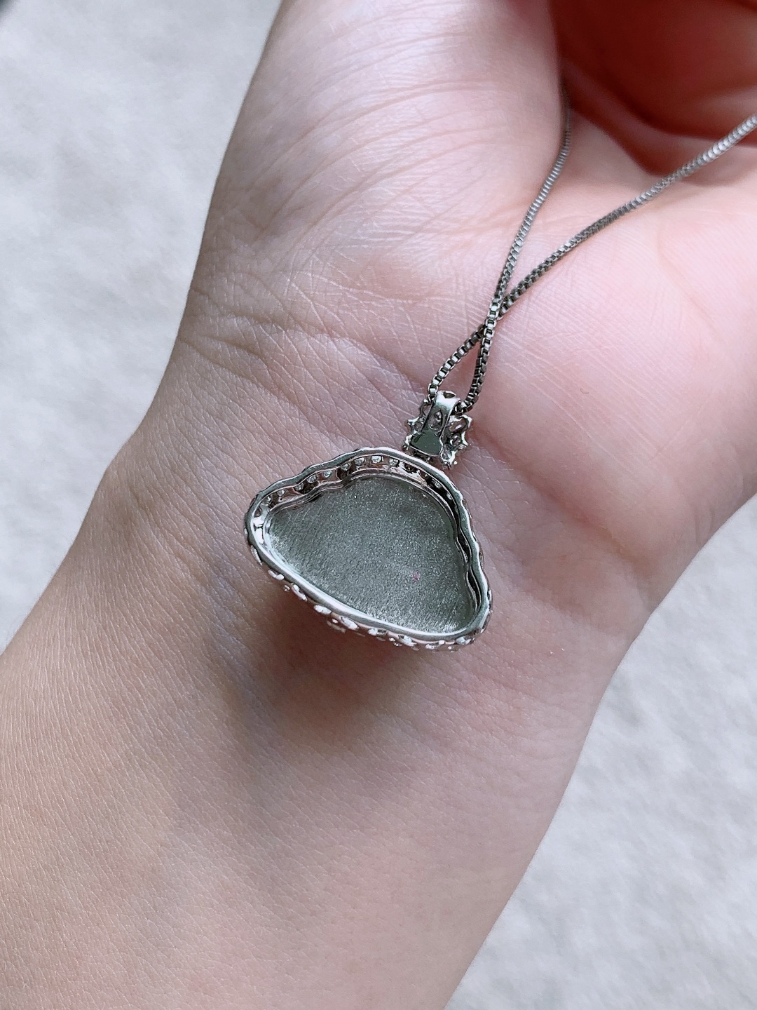 冰佛公吊坠，18k金镶嵌，无裂，性比高，水润细腻，22.1/22.1/6.9，3.7克