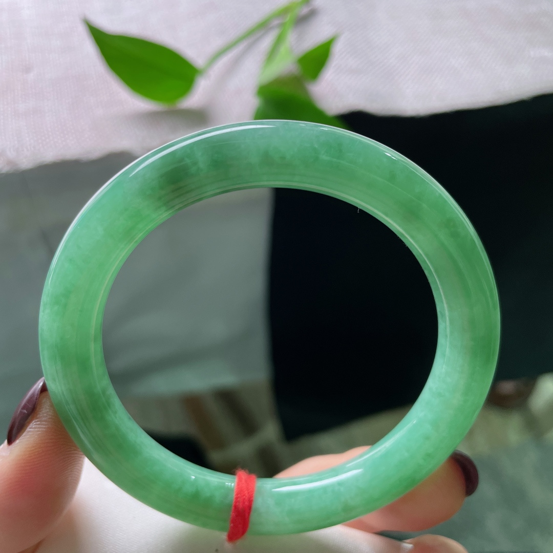 56/9.7绿底圆条，水润，郁郁葱葱，满园春色满园关不住，贵气，无裂，ss50132a