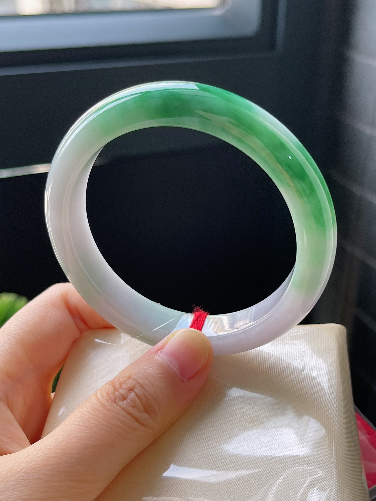 正圈56圈口，翡翠糯化种飘花手镯