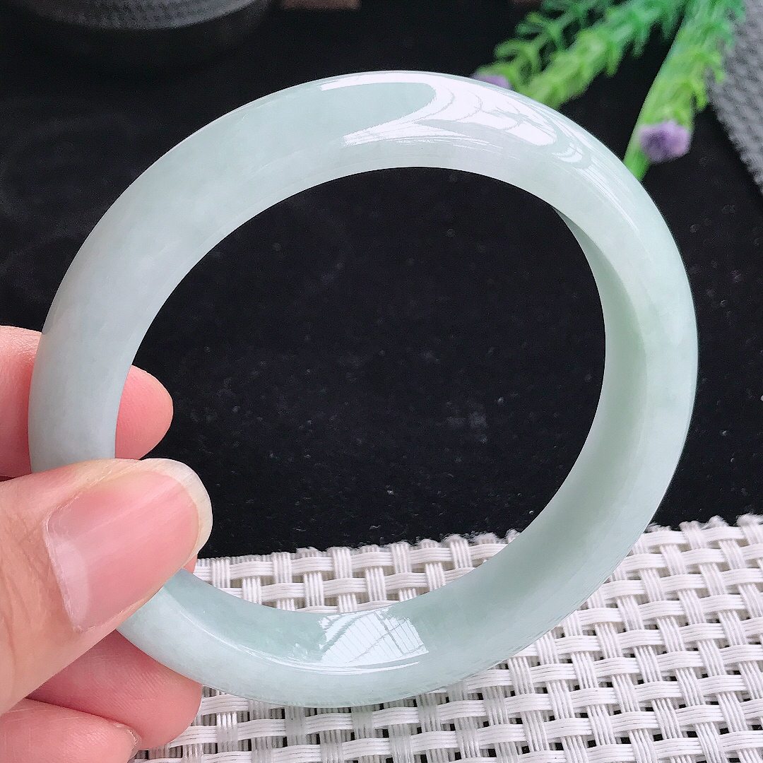 实拍A货翡翠60.5/12.7/8.6大圈口老坑温润浅绿色手镯翡翠玉镯平安镯