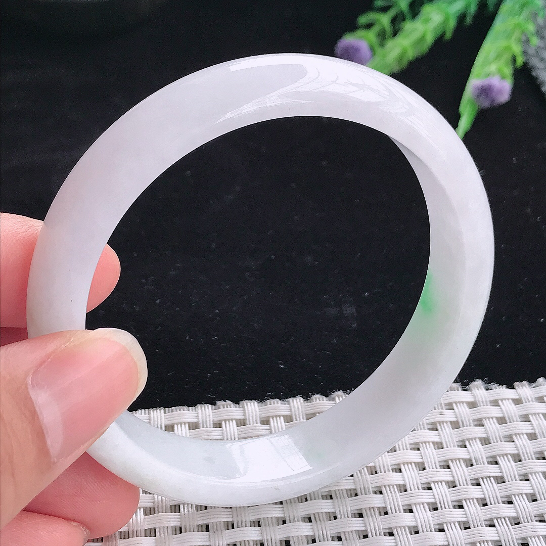 实拍A货翡翠58.5/13.5/7.2老坑秀气温润飘绿手镯翡翠玉镯平安镯