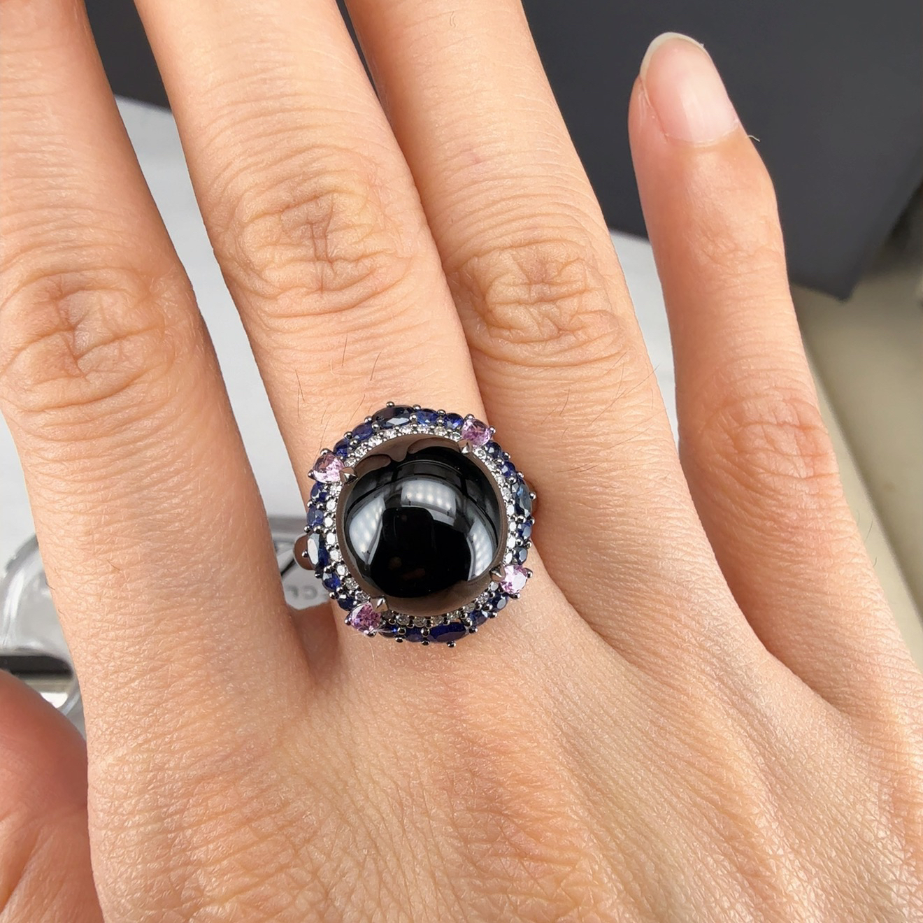 精品18k墨翠女戒 种好色正 黑度极好 打灯通透 油性十足 尺寸11.9