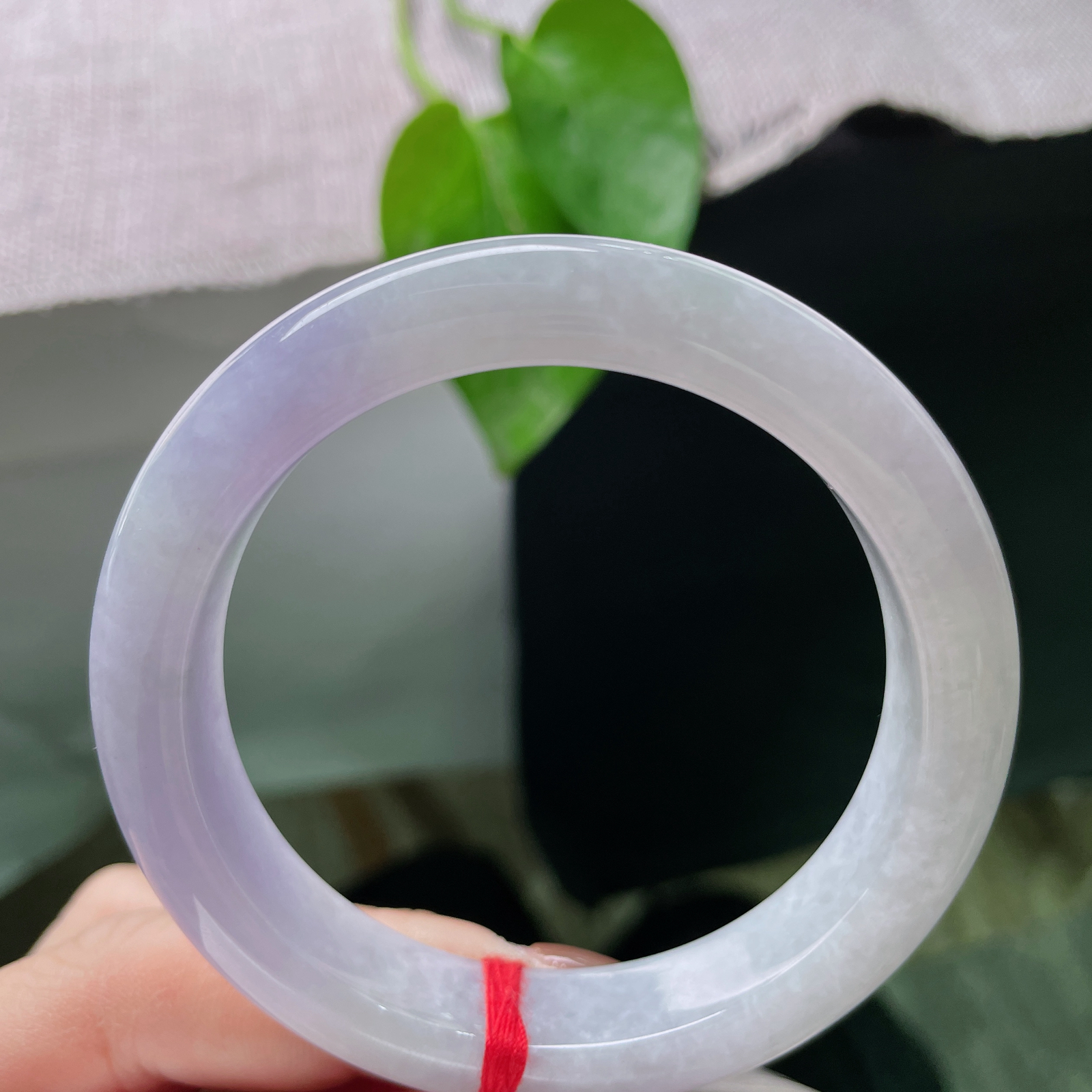 56/12.2/8.7紫罗兰正圈，抬手间尽显东方女子的婉约风骨，配旗袍或素衣都能瞬间提升格调。ss51753a..