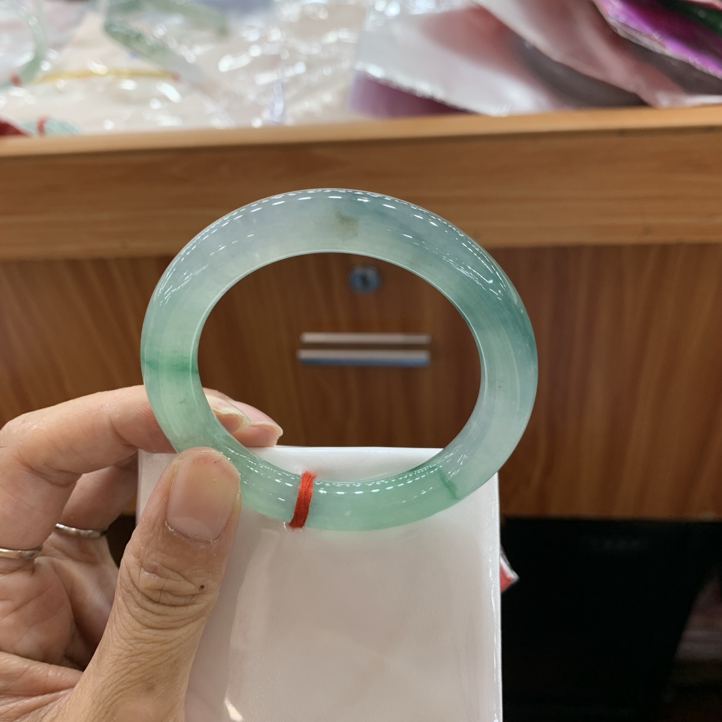 042730JM，冰飘花圆条翡翠手镯，51.5-10.1