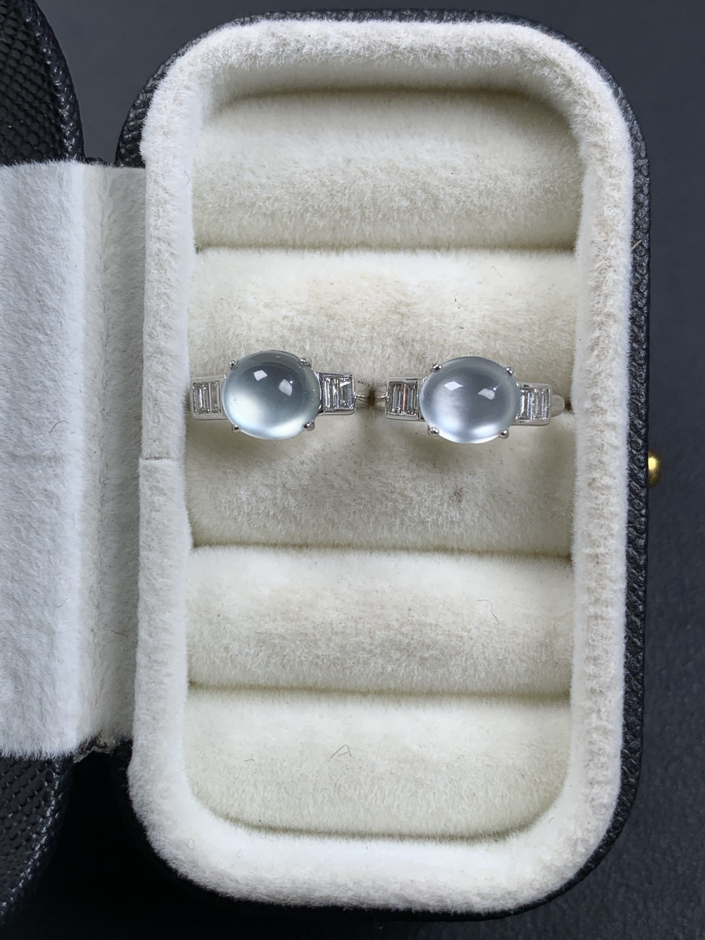 18K金镶嵌冰炸光蛋面耳包、冰透干净无裂裸石6.6/5.6/3.2