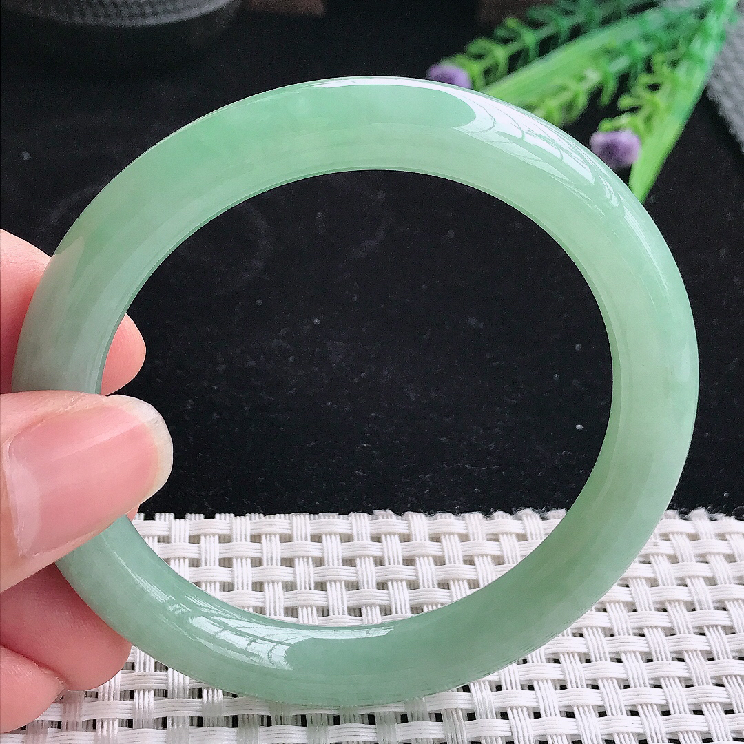 实拍A货翡翠58/9.7/9.3老坑冰润起胶冰晴满绿圆条手镯平安玉镯