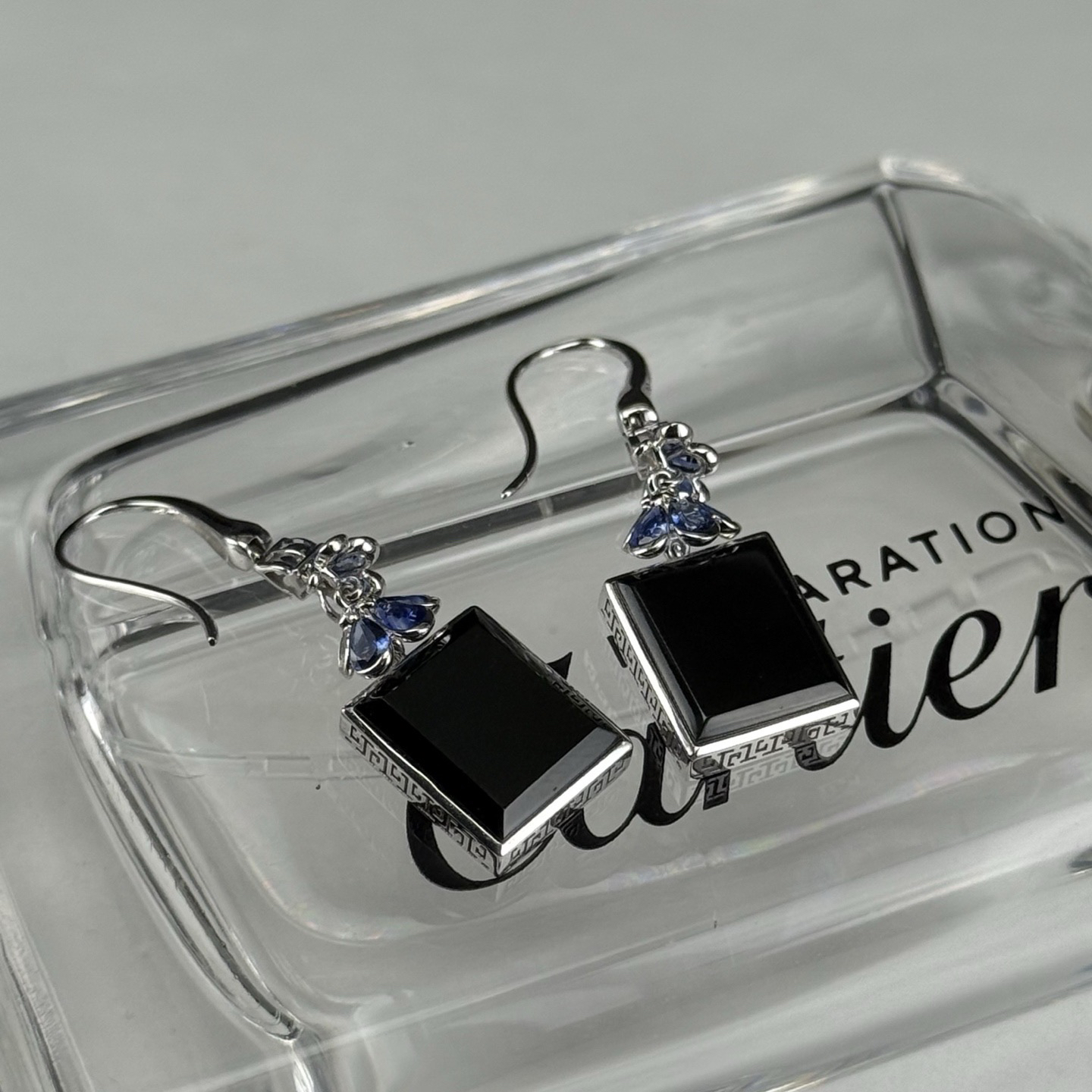 精品18k墨翠耳坠 种好色正 黑度极好 打灯通透 油性十足 尺寸12.3