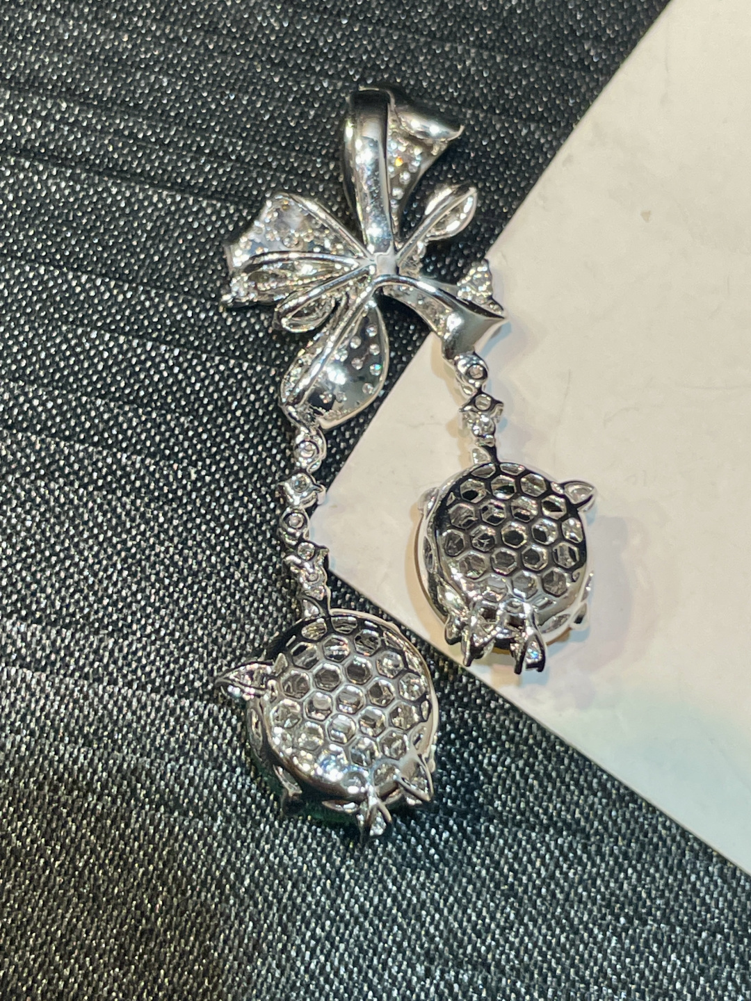 款式时尚精美，18K真金南非真钻石镶嵌，天然翡翠Ａ货，口头不预留，44.5-22.3-6.7