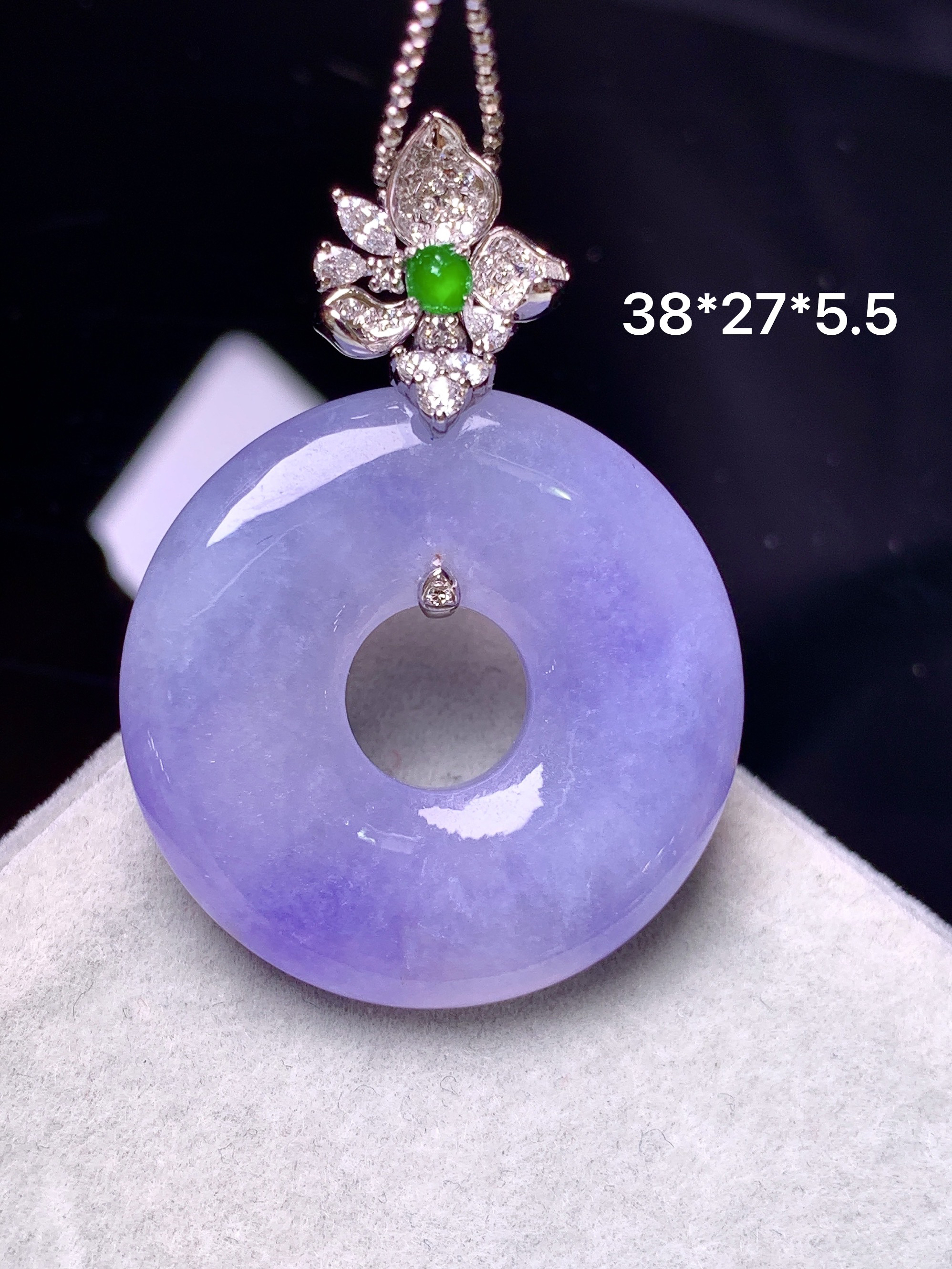 18k金钻镶嵌紫罗兰平安环吊坠 玉质细腻 色泽艳丽清新 水润亮眼 整体尺寸38*27*5.5b1