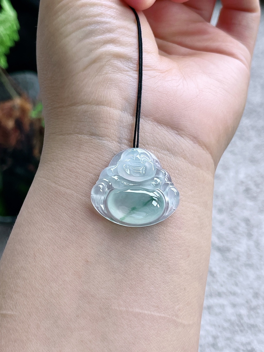 冰种飘花佛公吊坠，缅甸，无裂，性比高，水润通透，尺寸24.7/27.2/5.8，重量6克