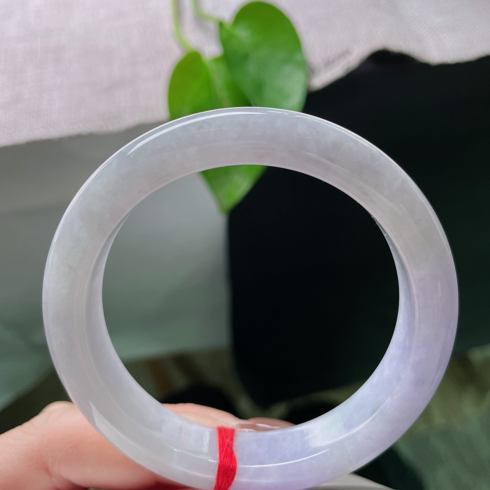 56/12.2/8.7紫罗兰正圈，抬手间尽显东方女子的婉约风骨，配旗袍或素衣都能瞬间提升格调。ss5