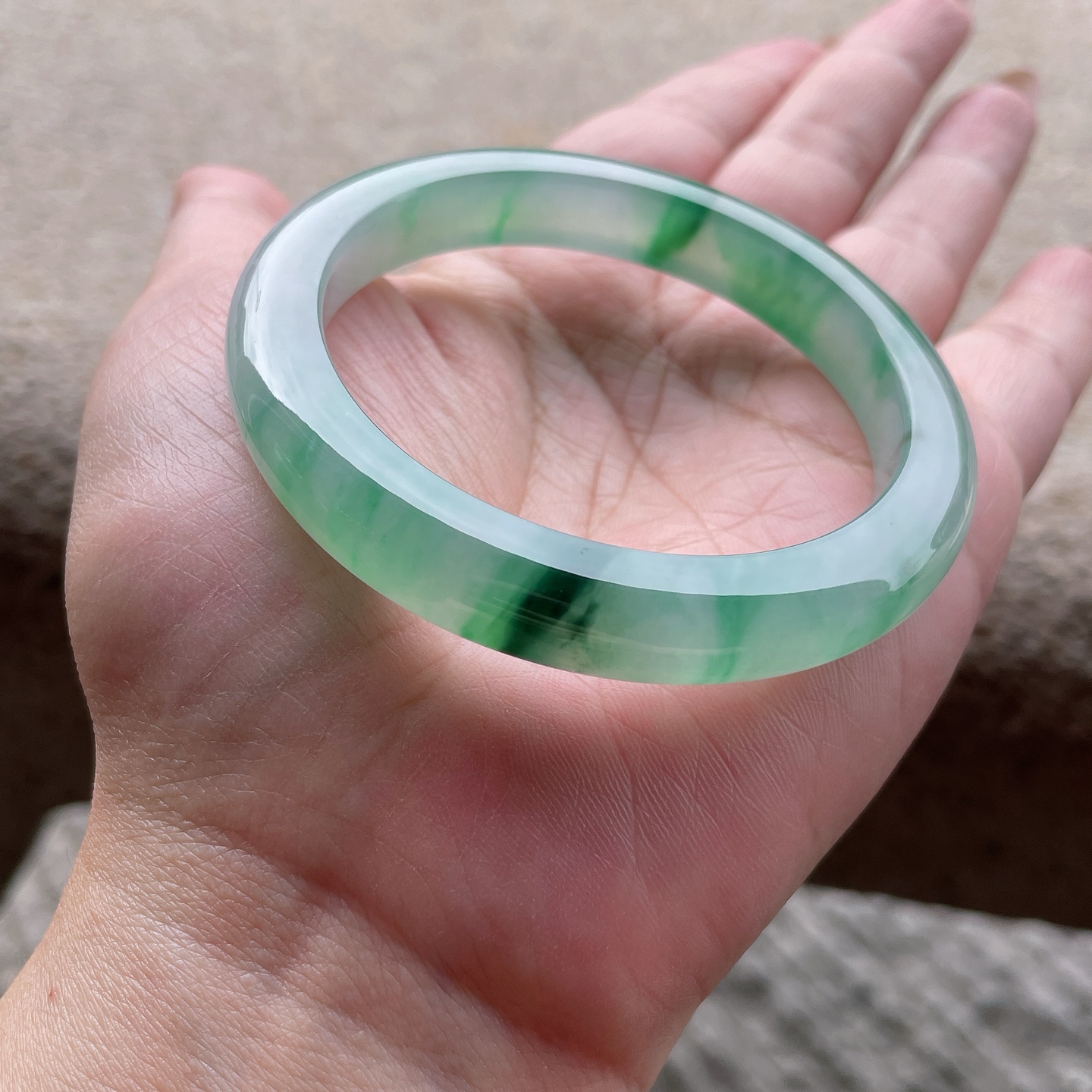 正圈，冰种飘绿花，晶莹剔透，水润，种老，有纹，编号0428X16