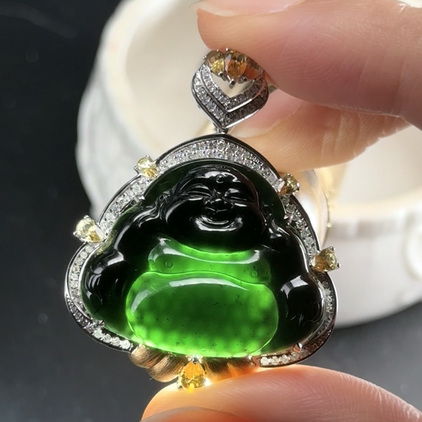 精品18k墨翠大肚佛 种好色正 黑度极好 打灯通透 油性十足 尺寸38.8