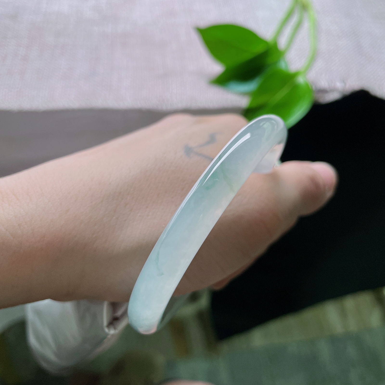 54.8/8.5，冰圆条，水润，细腻，起光，灵动，ss50557a..