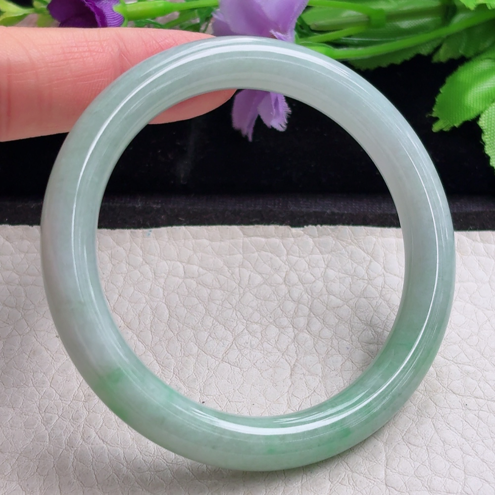 n实拍55*8.5*8.6美人镯 缅甸翡翠a货手镯甜绿秀叮当镯