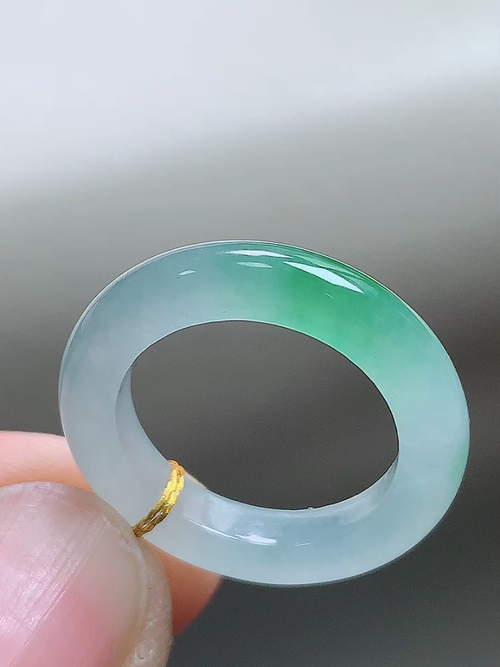 冰飘绿指环，无裂，尺寸15/3.7/3.6，8号，№:y271044  24
