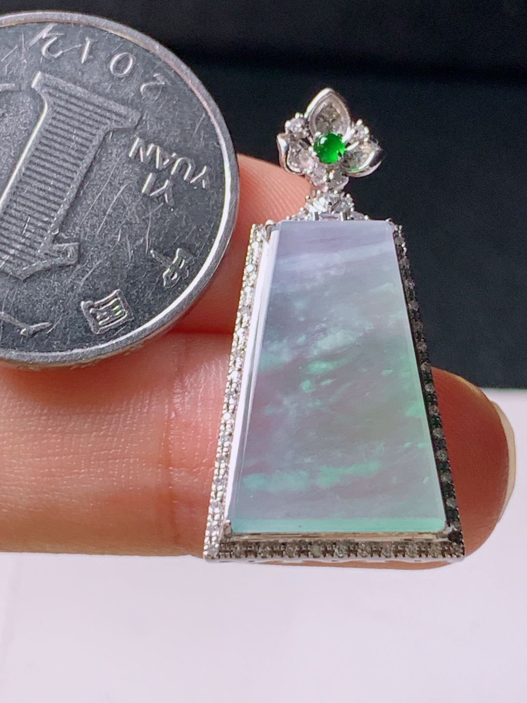 ️ 冰种飘绿无事牌吊坠，无裂通透细腻，裸石19.9-13.3-2.831.3-16.1-6.1