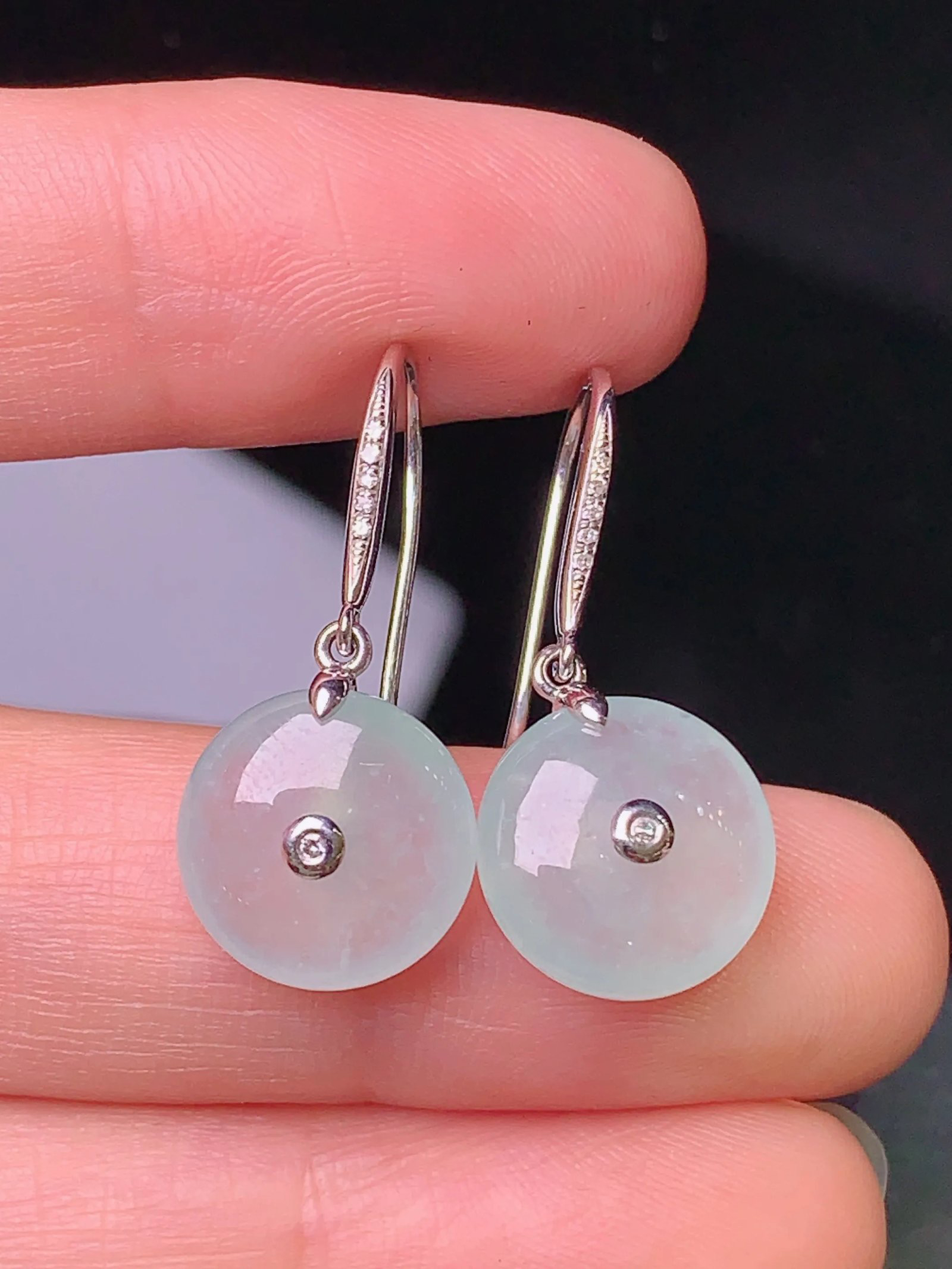 18k金钻镶嵌冰种平安扣耳坠 玉质细腻 色泽清新艳丽 整体尺寸26.8*11.8*5.8yz