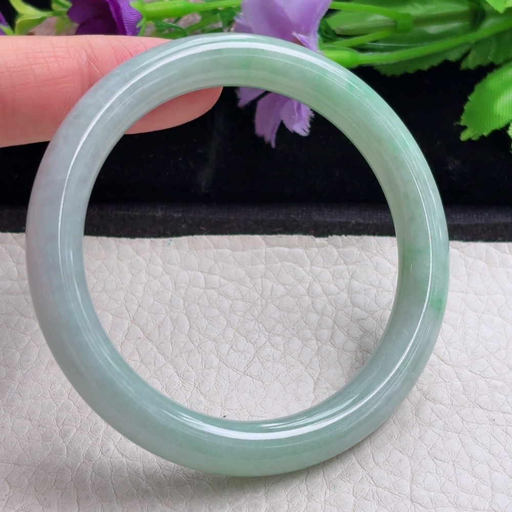 n实拍55*8.5*8.6美人镯 缅甸翡翠a货手镯甜绿秀叮当镯