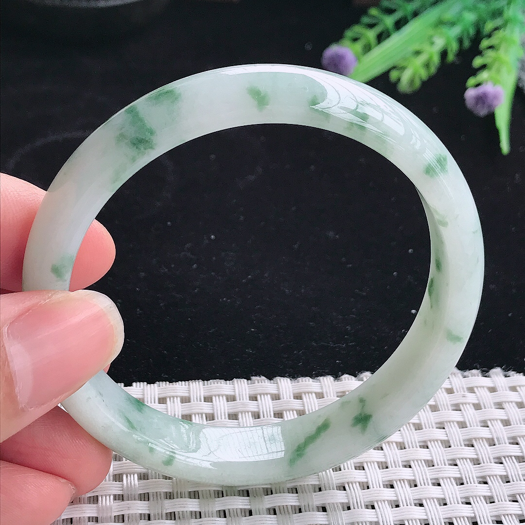 实拍A货翡翠58/11.9/7老坑精美冰润飘花手镯翡翠玉镯平安镯