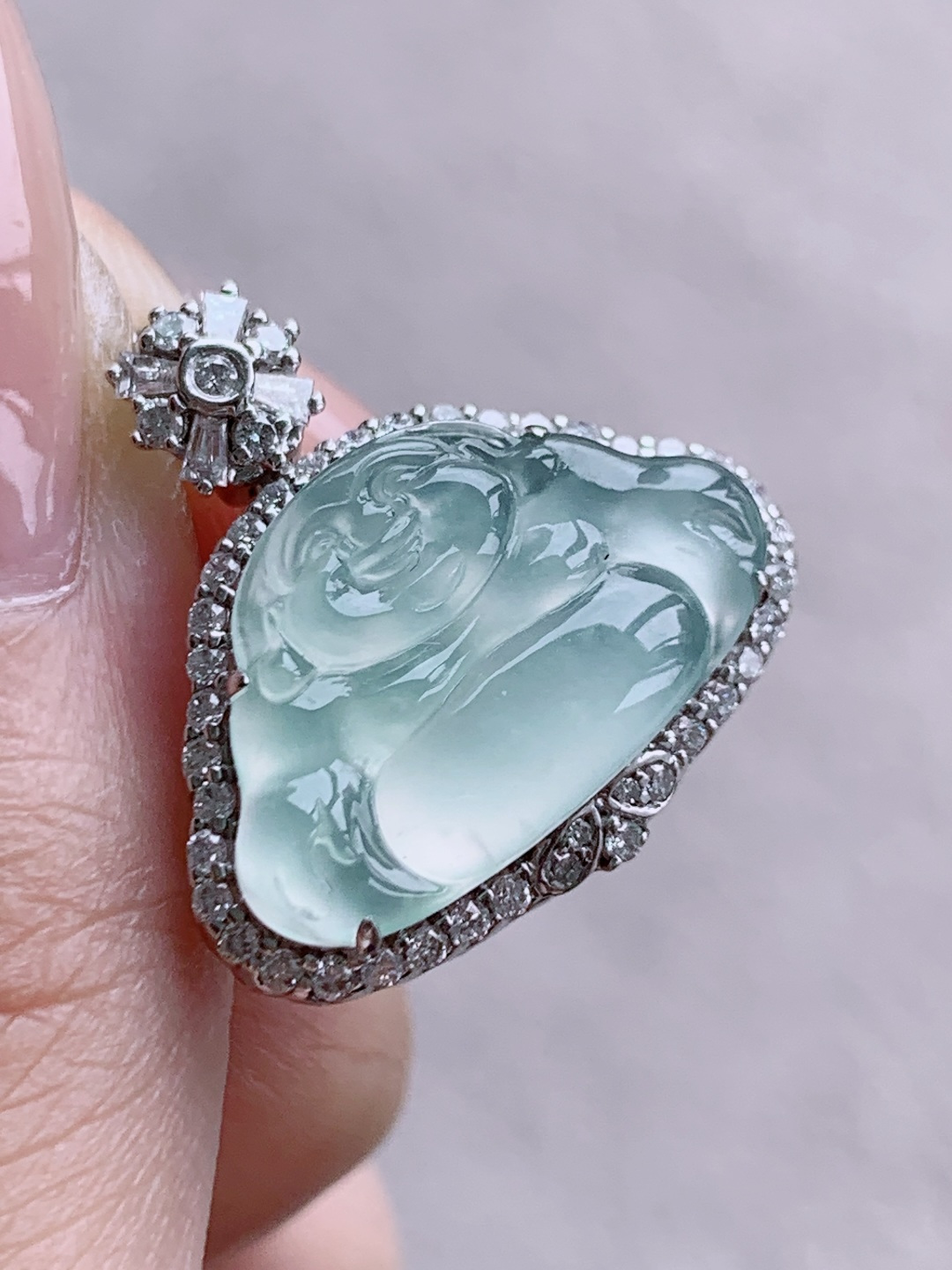 冰佛公吊坠，18k金镶嵌，无裂，性比高，水润细腻，22.1/22.1/6.9，3.7克