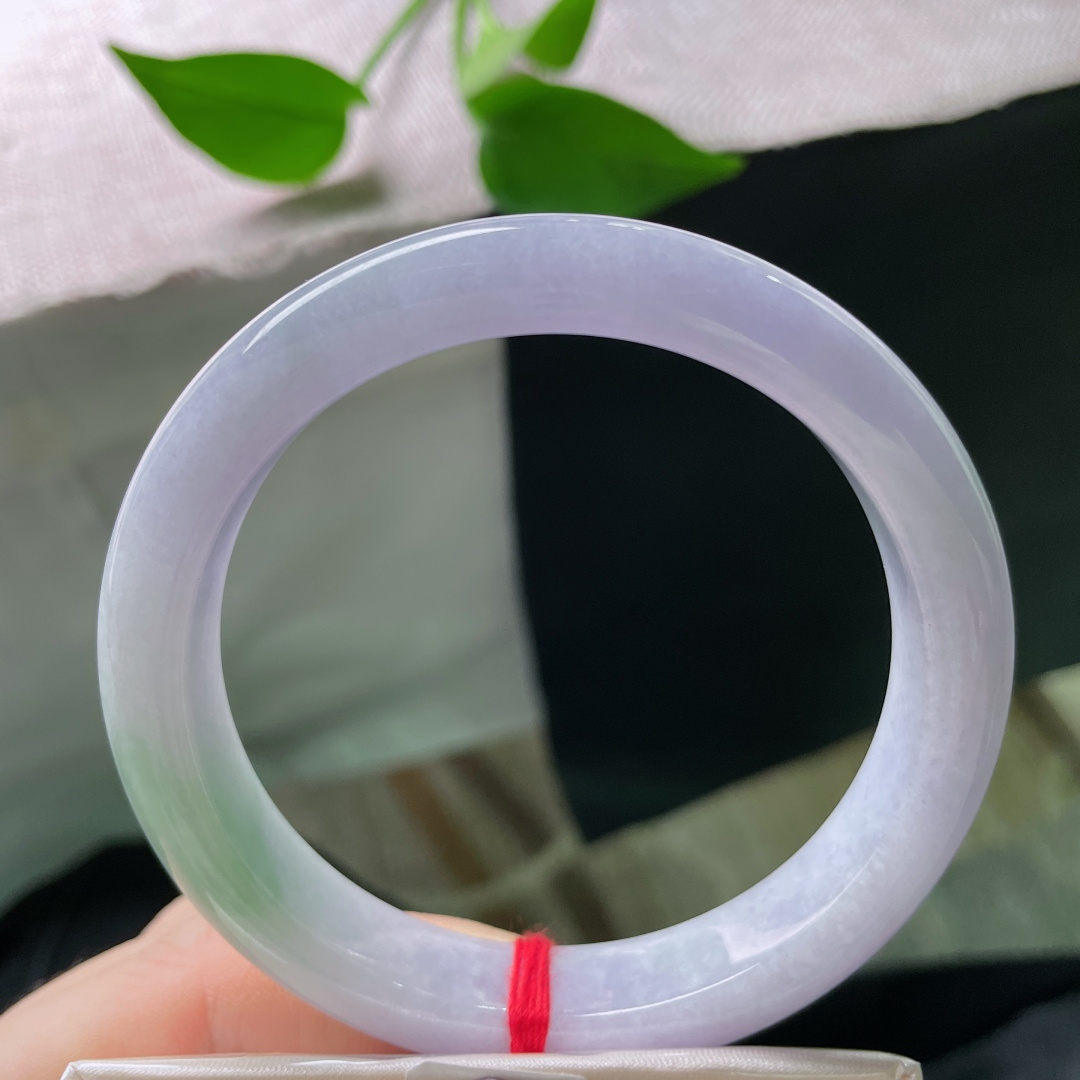 60.9/12.1/8.7，正圈，一抹飘绿，大圈口，紫气东来，绿意新生。皮纹，ss51377a