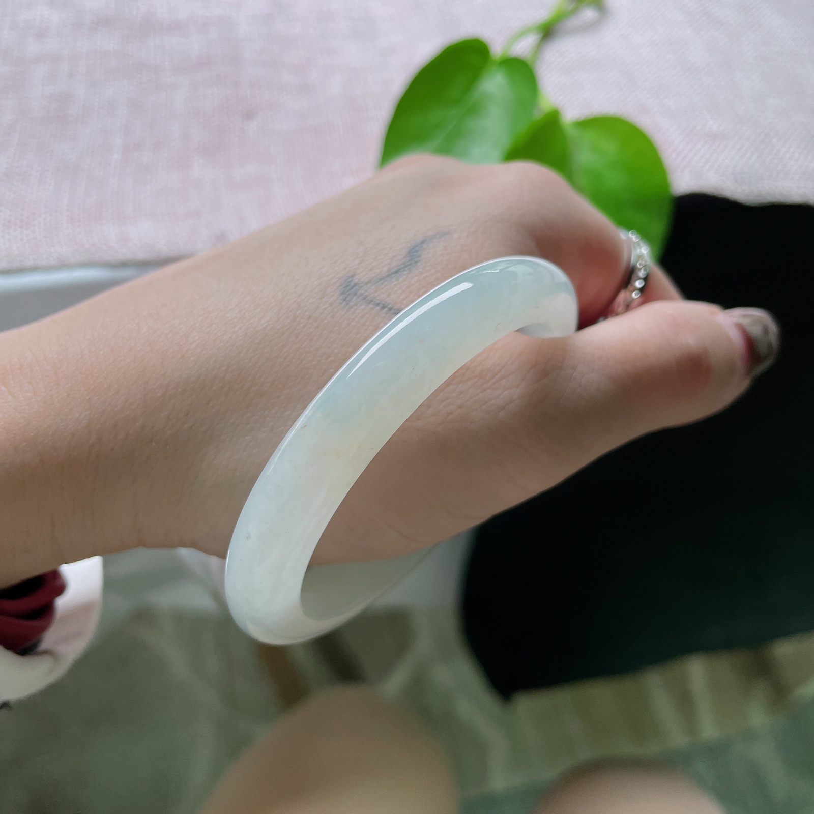 52.4（46.6）9.1/6.4白底贵妃，水润细腻，洒金招财进宝，清爽干净，ss50328a..