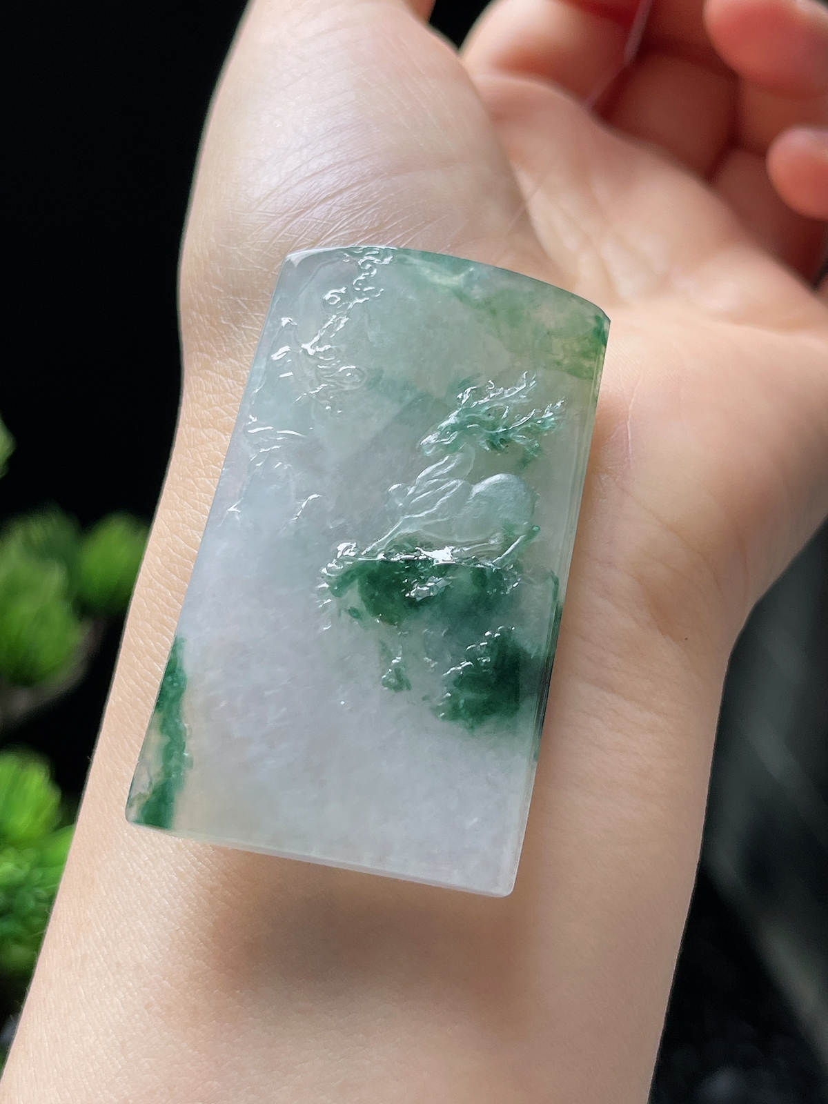 翡翠冰糯种飘绿山水牌