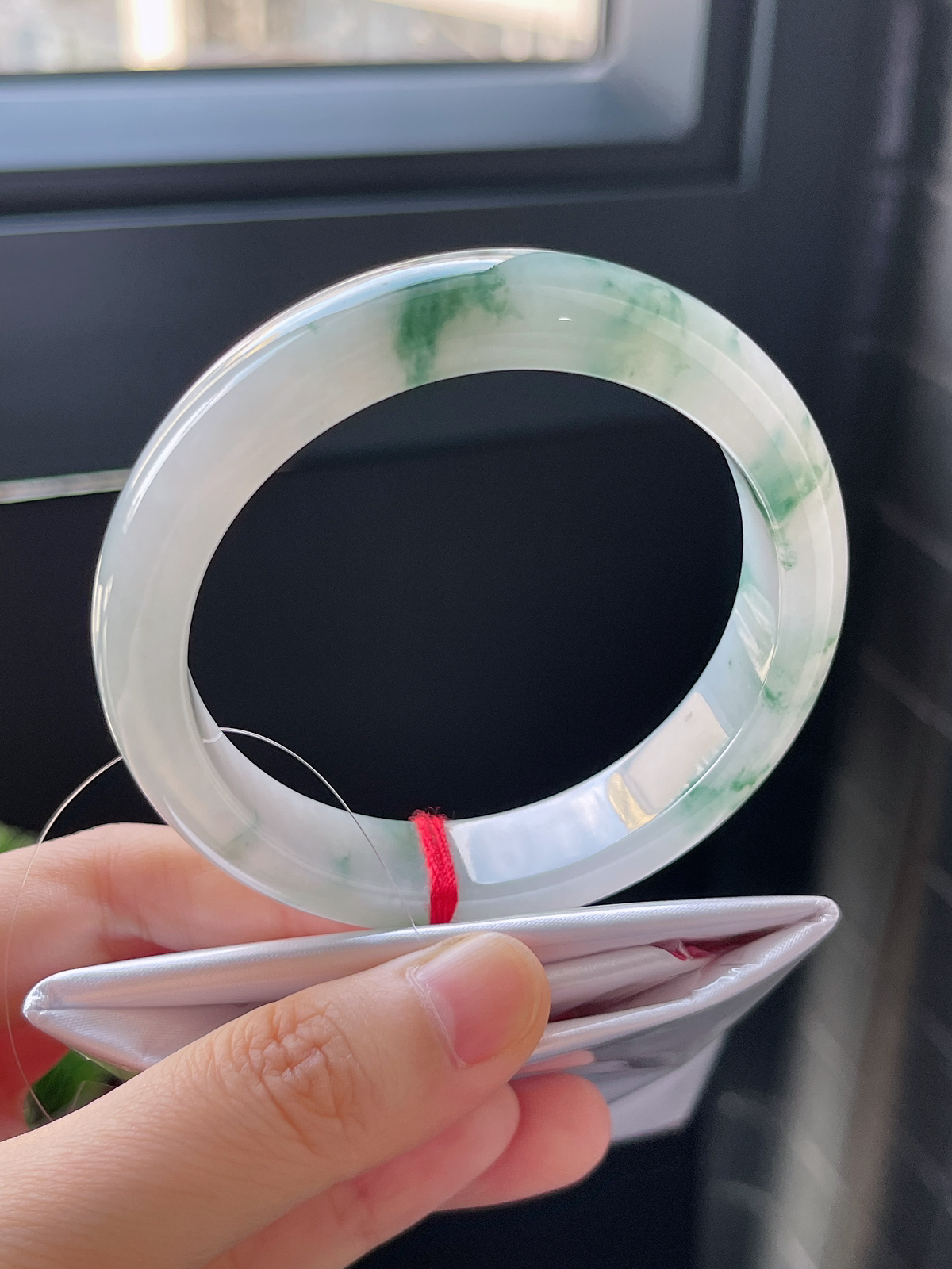 正圈56.2圈口，翡翠冰糯种飘花手镯