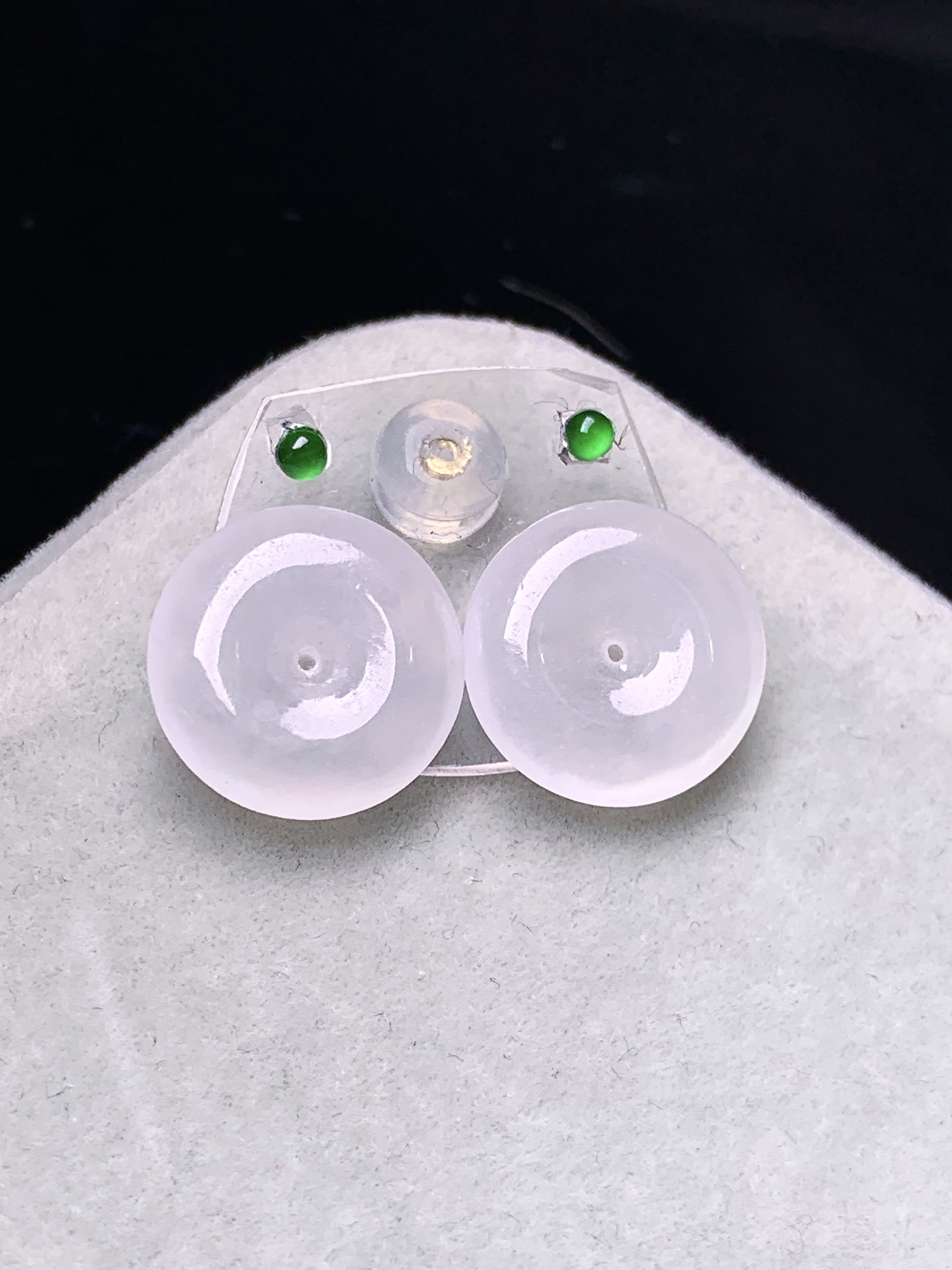 镶嵌款 冰种平安扣一对 玉质细腻 色泽艳丽清新 水润亮眼 整体尺寸11.8*2.8*2x