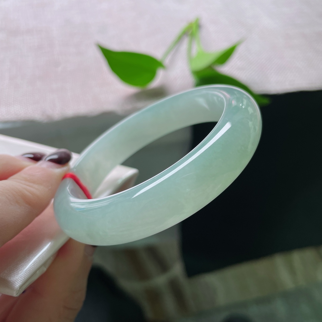 54.4/12.8/8.3，晴水正圈，水润细腻，清雅，只一眼就心静三分，棉根，无裂，ss51498a