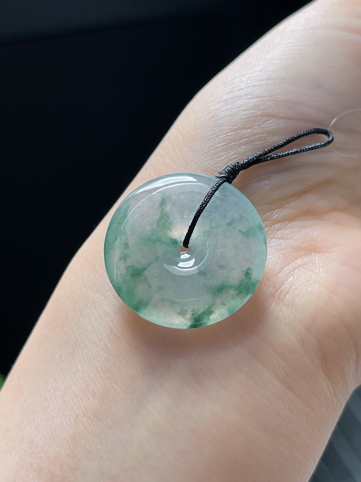 翡翠冰糯种飘绿平安扣