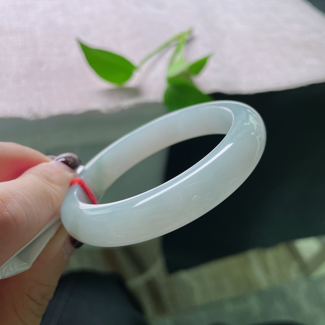 53.8/11.3/8，淡绿底正圈，水头好，质地温润细腻，淡雅倾心，无裂，ss51555a