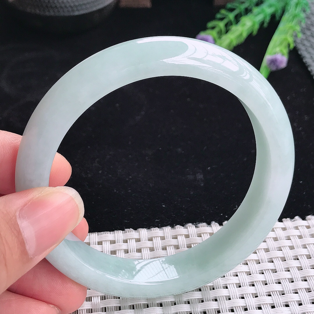 实拍A货翡翠60.5/12.7/8.6大圈口老坑温润浅绿色手镯翡翠玉镯平安镯